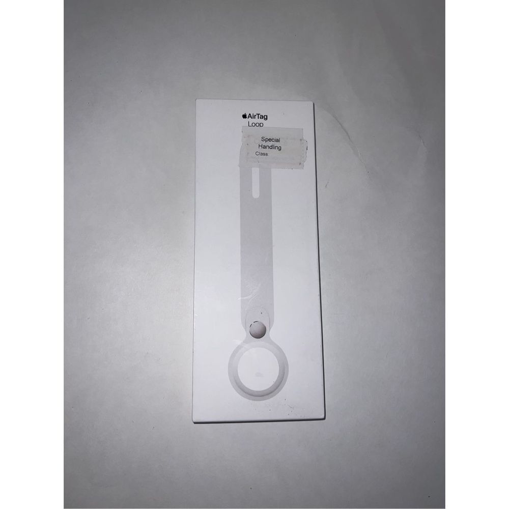 Apple MX4F2ZM/A White Lightweight Portable Matte Air Tag Loop